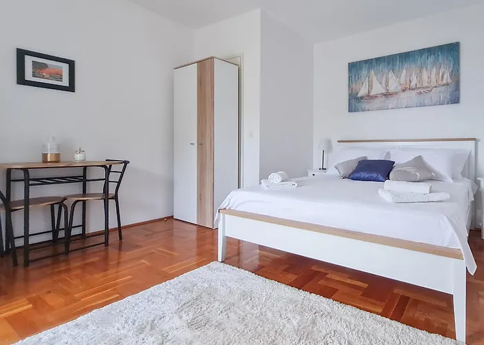 Sea-view Klara - * فيغاني