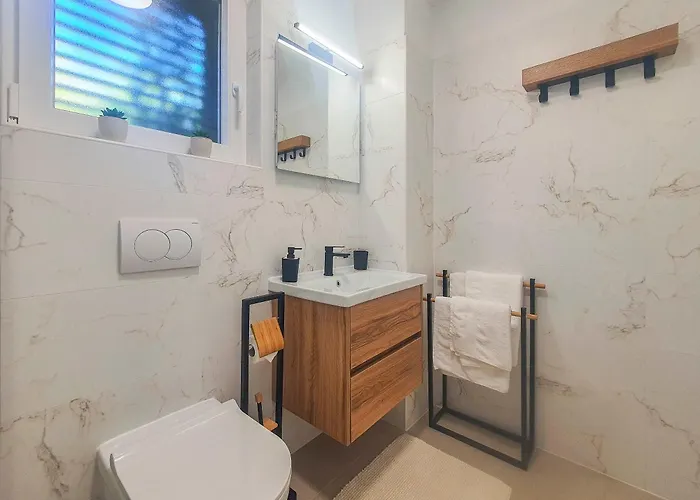 Sea-view Klara - شقة فيغاني